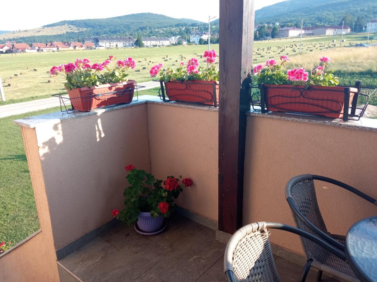Ferienwohnung Apartman Vidovic Korenica Exterior foto