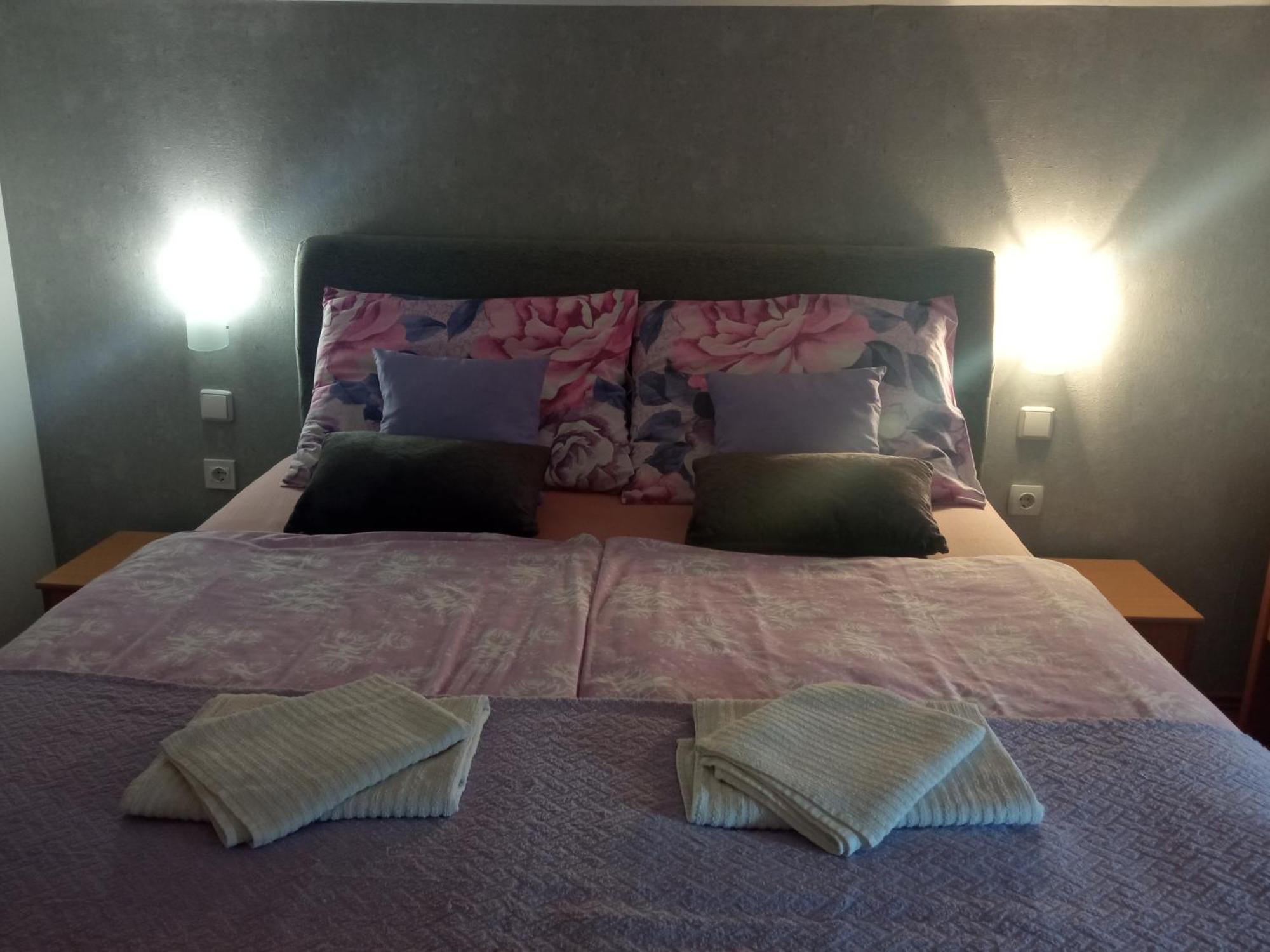 Ferienwohnung Apartman Vidovic Korenica Exterior foto